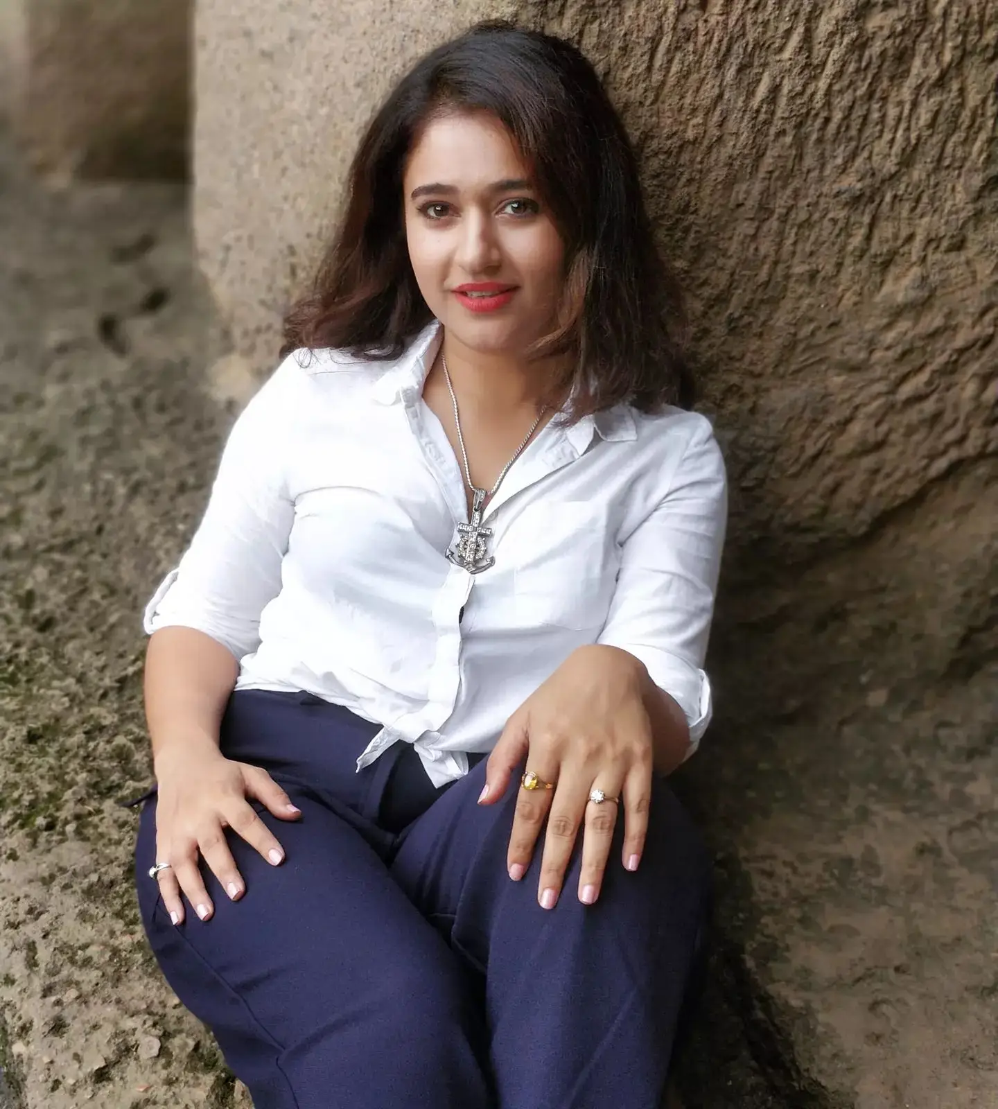 POONAM BAJWA MESMERIZING LOOKS IN WHITE SHIRT BLUE PANT 8